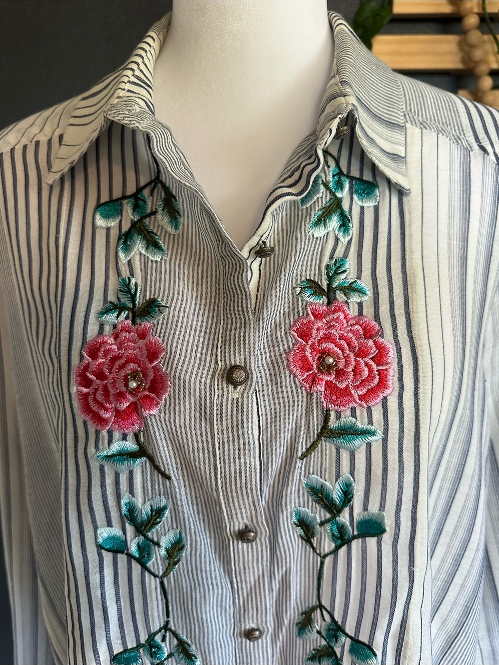 Aratta Silent Journey Embroidered Floral Mixed Print Boho Blouse Size Large - Picture 9 of 13